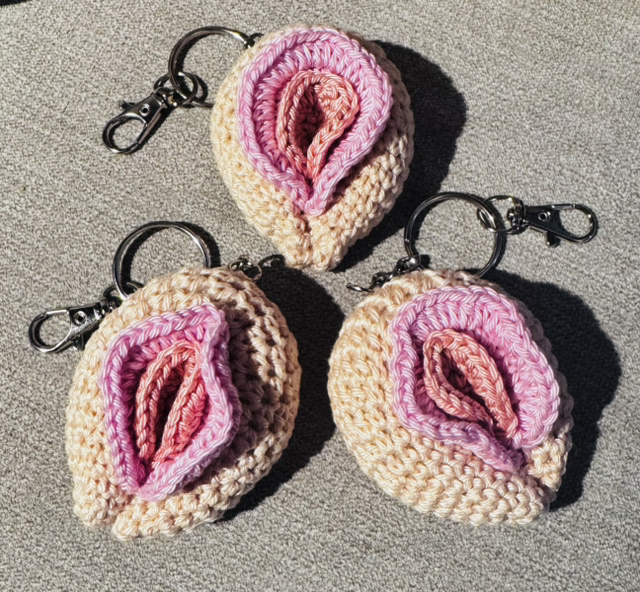 Crochet vagina keyring 