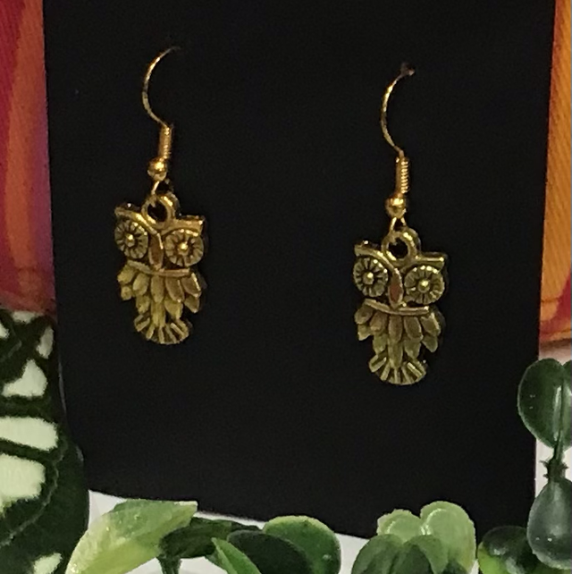 Gold Coloured Dangling - GCD27
