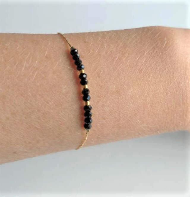 Lily - Bracelet minimaliste pierre naturelle spinelle noir