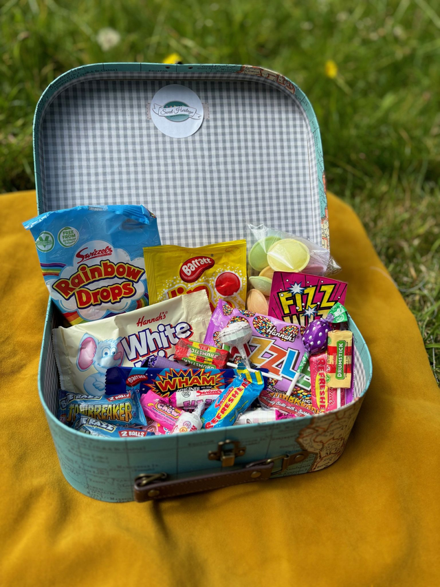 Atlas Suitcase Medium