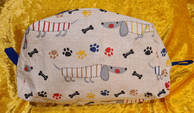 Große Reissverschlusstasche bunte Dackel 