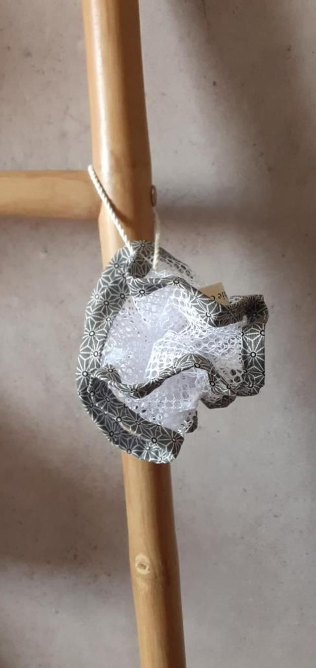 Fleur de douche lavable saki gris