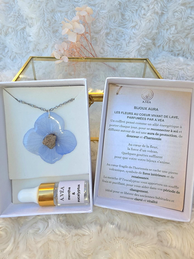 Collier Aura fleur d'hortensia bleu