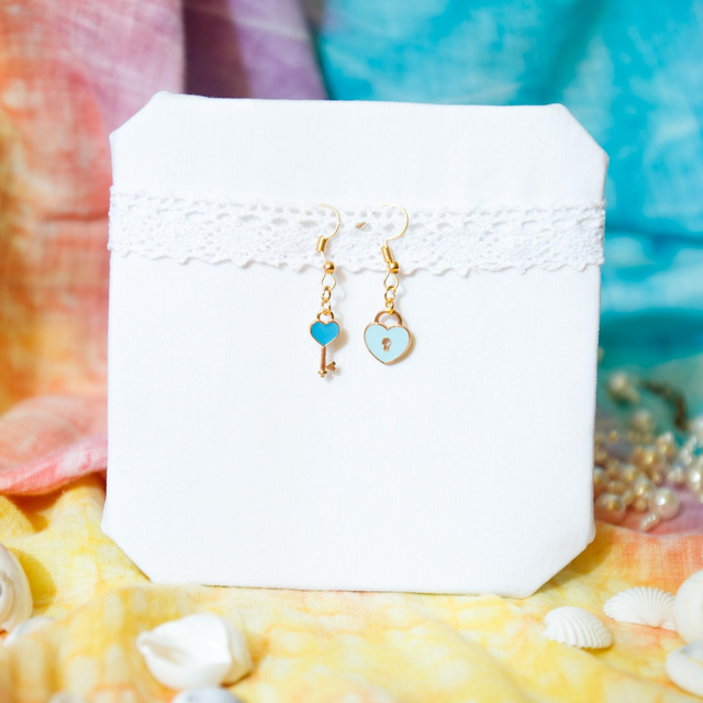 Boucles d'oreilles Attache-moi (émail)