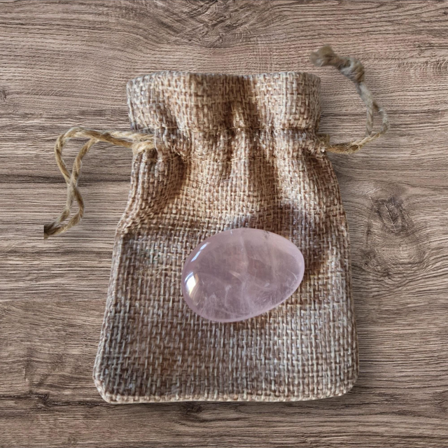 Galet de quartz rose roulé taille L