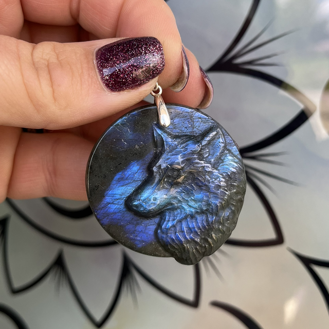 Pendentif en Labradorite Tête de Loup et bélière argent 