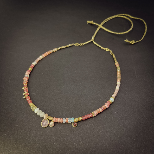 Collier &quot;Aloa&quot; avec opales