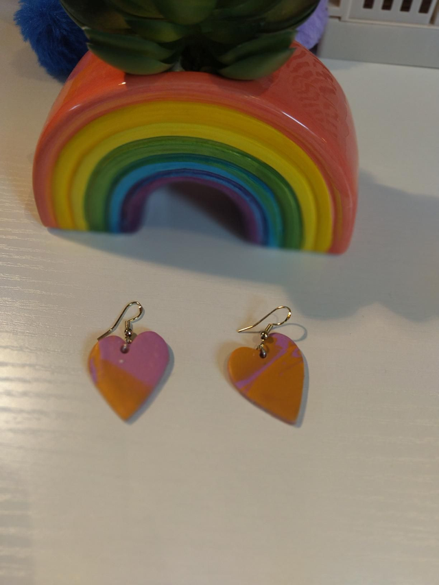 Hand made polymer clay earrings - Pink and purple tie - Dye