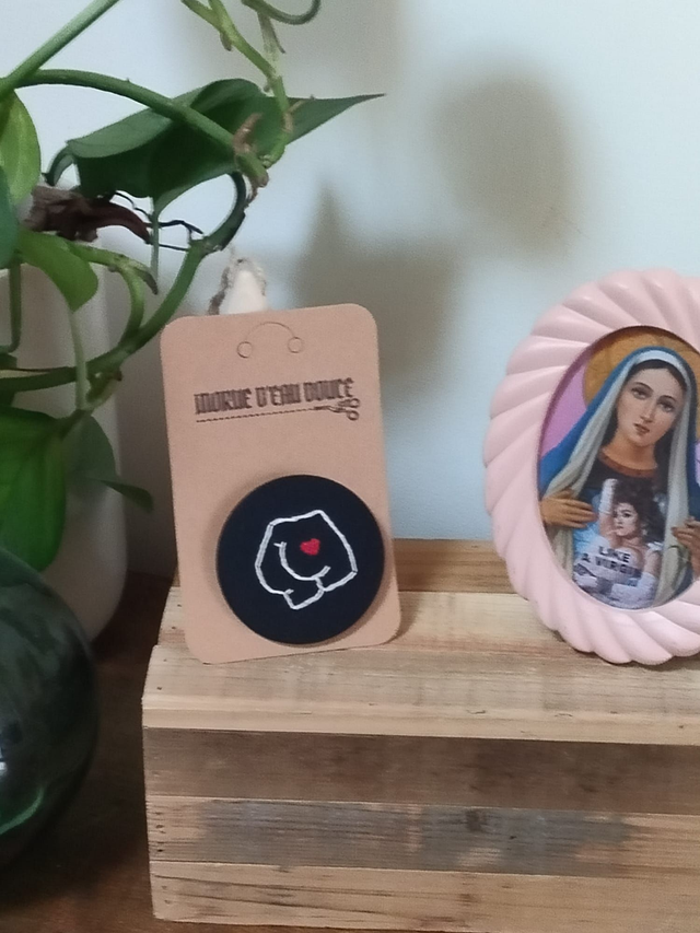 Badge &quot;Coeur fesses&quot;