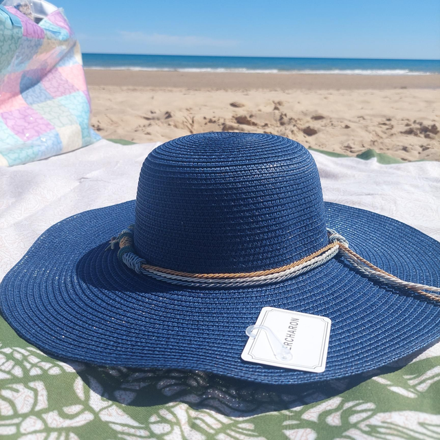 Sombrero azul marino