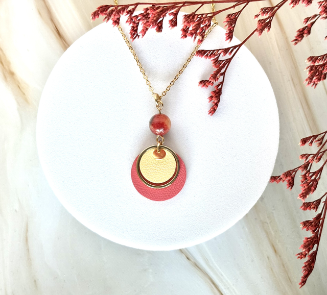 Collier INDISPENSABLE Doré à l’Or Cuir Coral Yellow Pearly