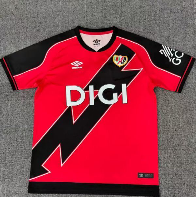 Segunda equipación rayo vallecano 25 26