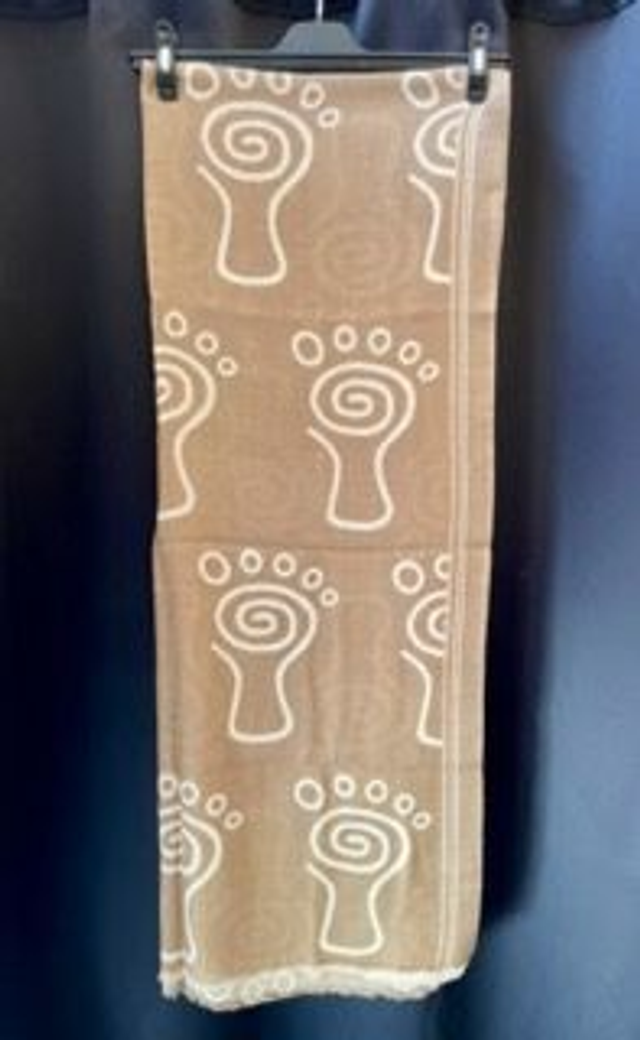 161003 SHAWL PARVATI BEIGE WITH WHITE PRINT