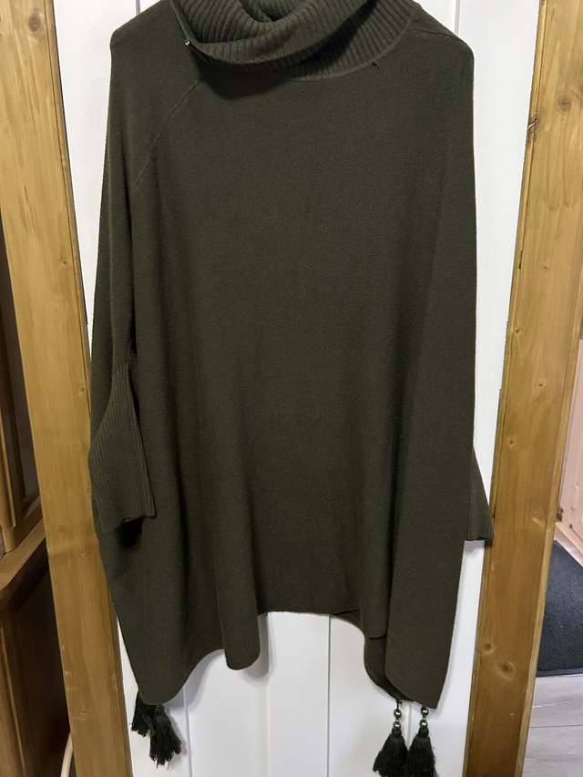 LMF - Green Tassell Poncho - 402