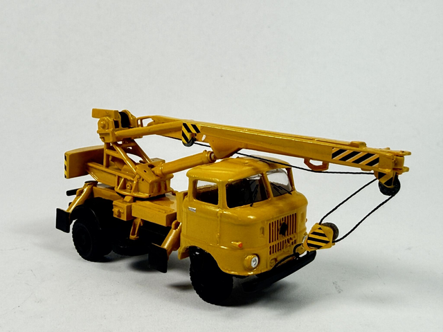 Autodrehkran IFA ADK 70 W50 Kran H0 1:87