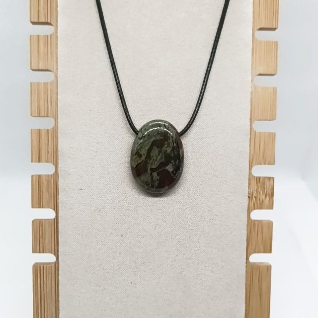 Pendentif Jaspe Sang de Dragon  - Pierre Percée