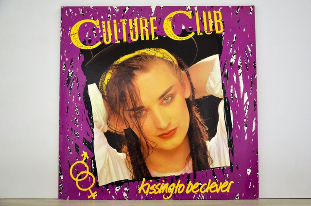 Culture Club - Kissing To Be Clever (1982)