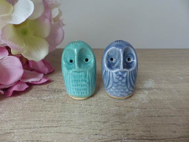 Deux chouettes en poterie diffuseurs de parfum armoire penderie, sculpture chouettes bleues en terre cuite artisanales pour fleur de lavande