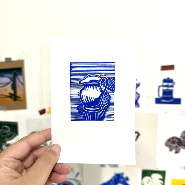 Espèce de cruche bleue 