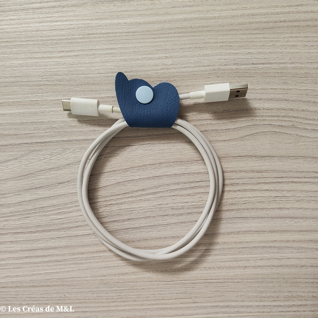 Attache câble PAPILLON Bleu Jean