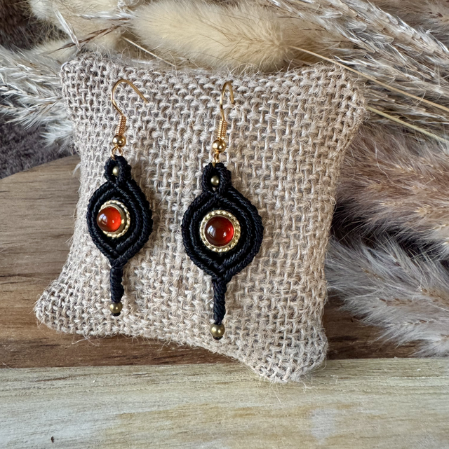 Solaire - Boucles d’oreilles micro-macramé et cornaline / Collection Céleste