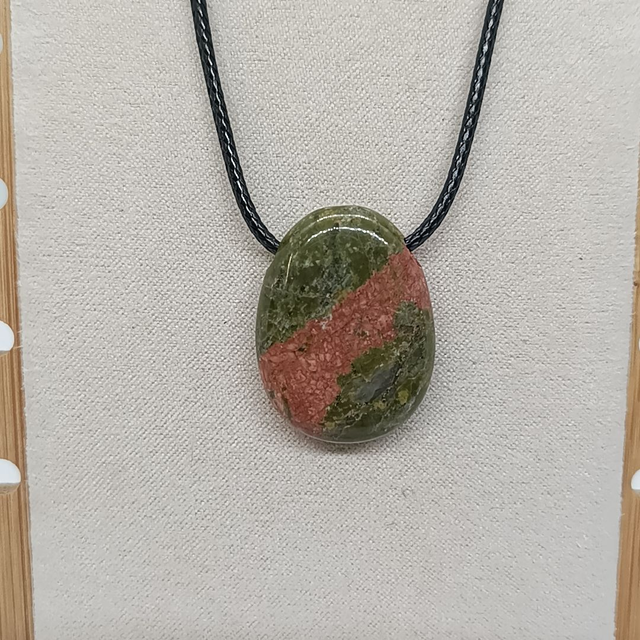 Unakite / Pendentif Ovale / Pierre Percée