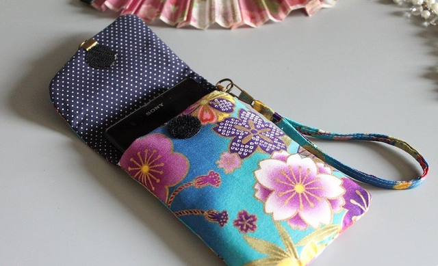 Etui pour smartphone "Akane" turquoise