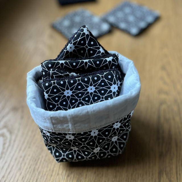 7 lingettes nettoyantes avec panier 