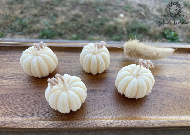 Bougie moulée - 4 mini citrouilles