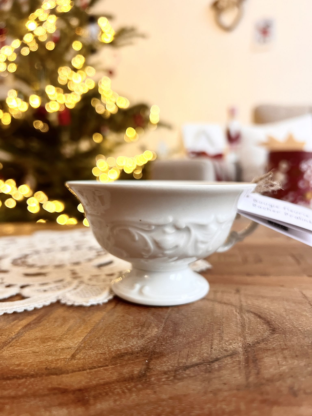 🎄 Bougie Rocher praliné - tasse à thé "bas-relief"