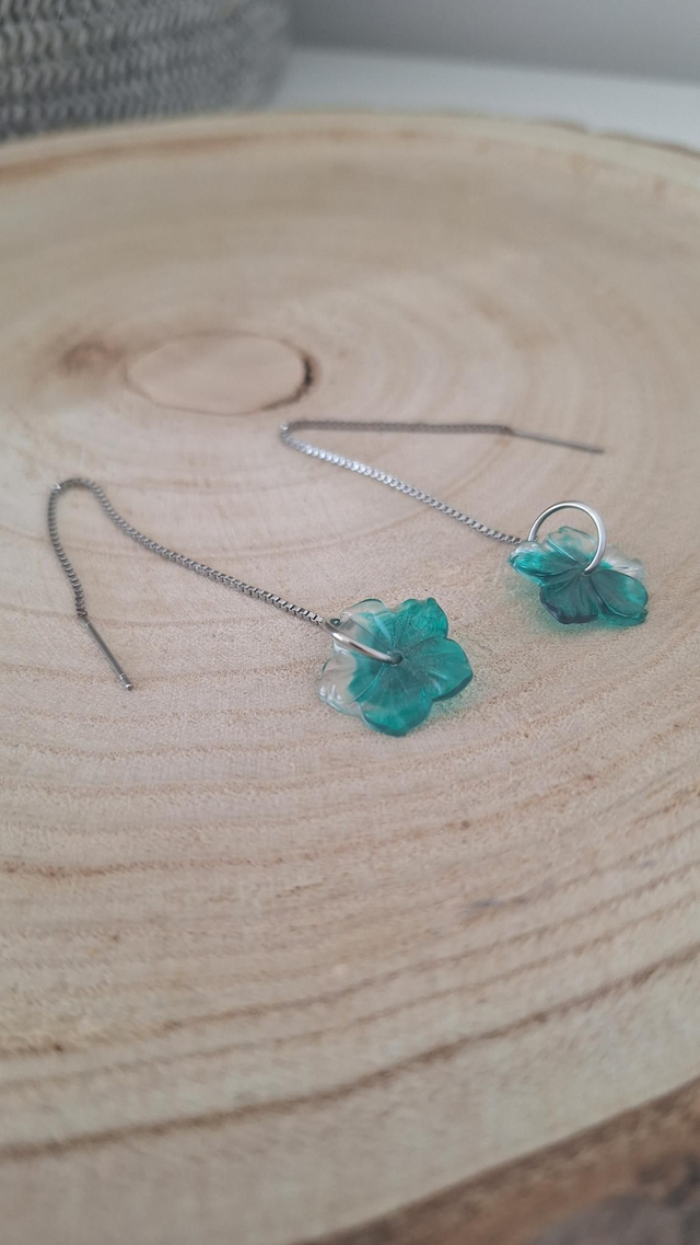 Boucles d'oreilles pendantes hibiscus verts