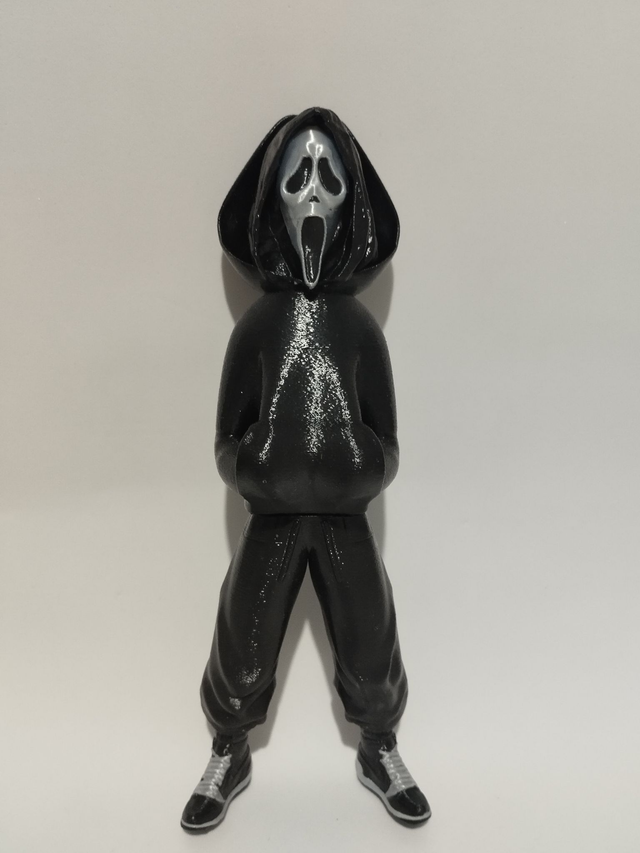 Boneco Decorativo de Terror – Inspirado em Personagem Icônico