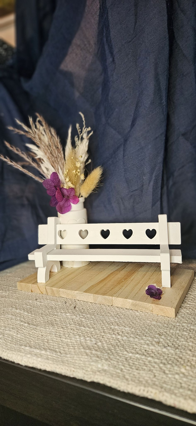 Le petit banc fleuri