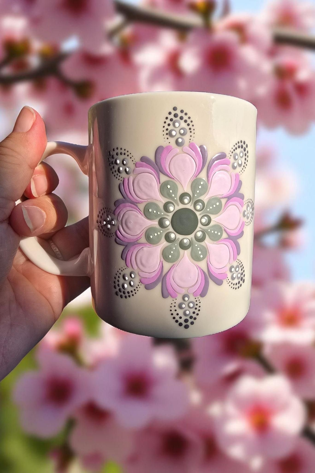 Mug mandala pointillisme mauve et gris – Tasse à café ou thé en céramique blanche brillante – Cadeau zen et relaxant