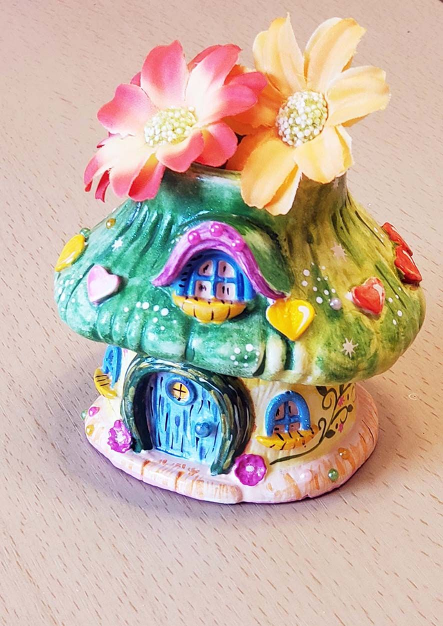 Niedliches Pilzhäuschen, handbemalt im Mandala-Stil, Einzelstück