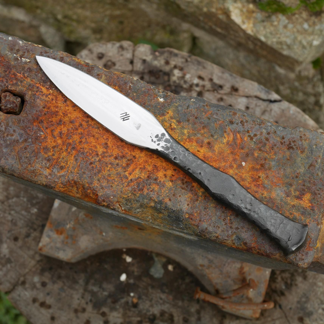 Athamé brut de forge.
