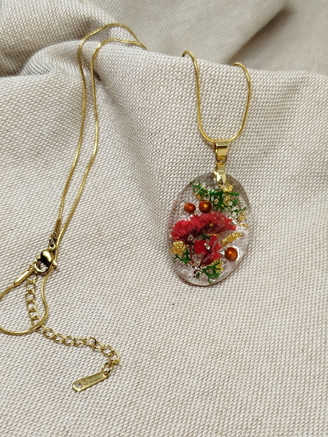 Collier pendentif Lou coloris rouge et or