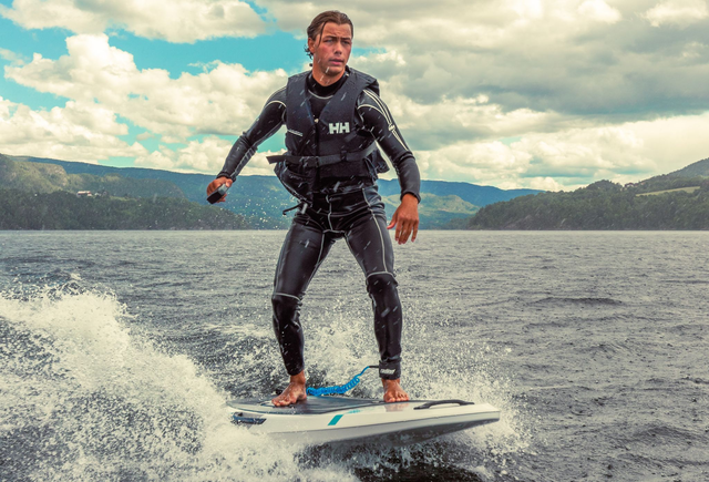 El-surfebrett-time (våtdrakt/opplæring inkludert)