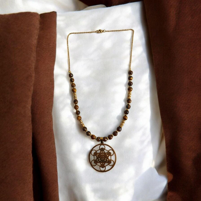 6)Collier Œil de tigre -- Confiance en soi et Protection