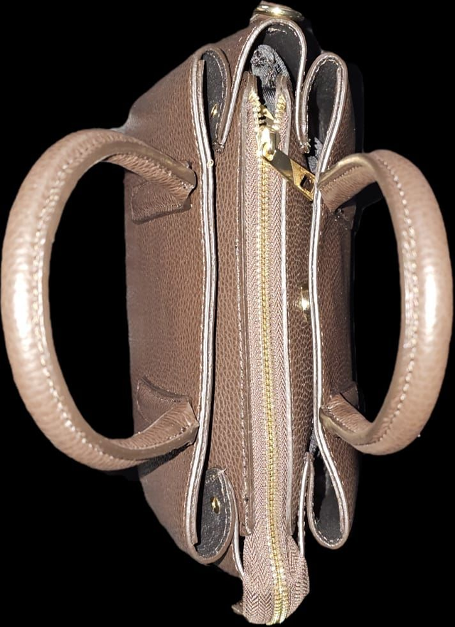 SAC A MAIN CUIR VACHETTE CHOCO AVEC POIGNETS ET SANGLE