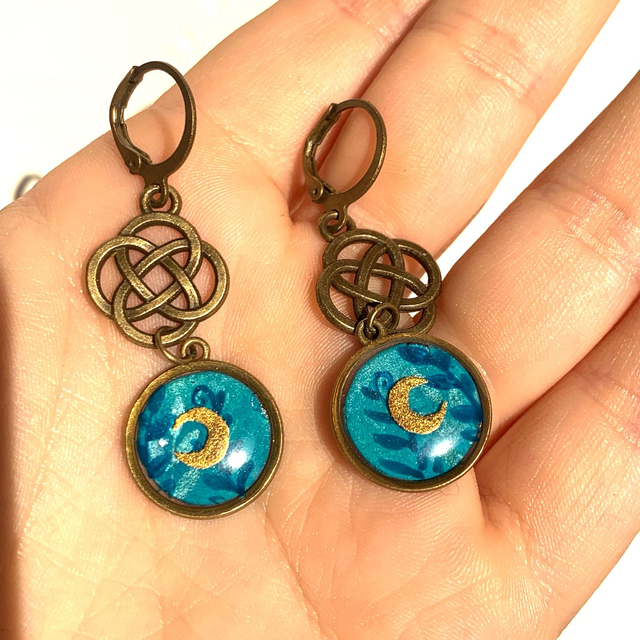 Boucles d'Oreilles Rondes Lunes & Entrelacs - Capsule de Mars 2025