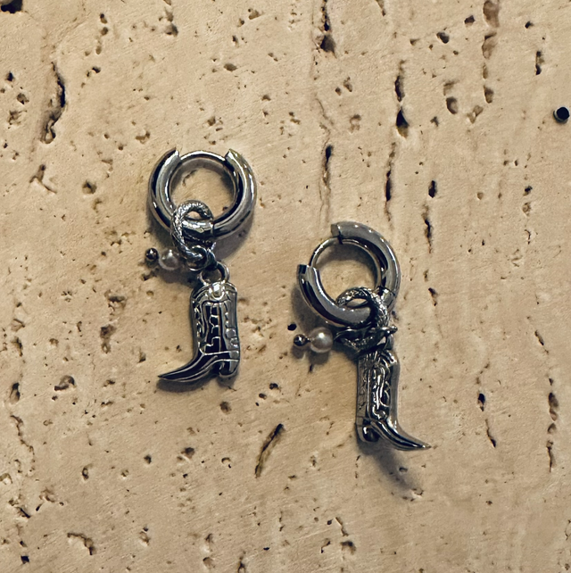 Oorbellen cowboylaarzen zilver 