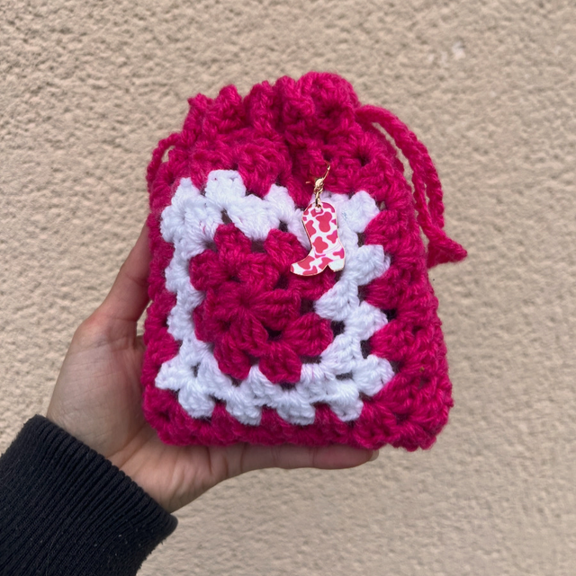 Pochette à friandises en crochet Lolita - rose avec breloque