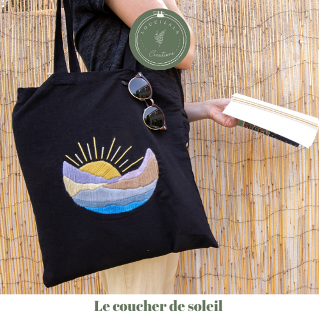Tote bag brodé main - Le coucher de soleil