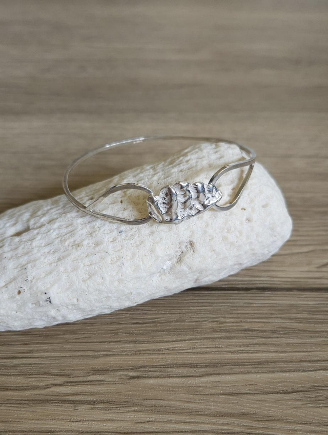 Cockle shell bangle