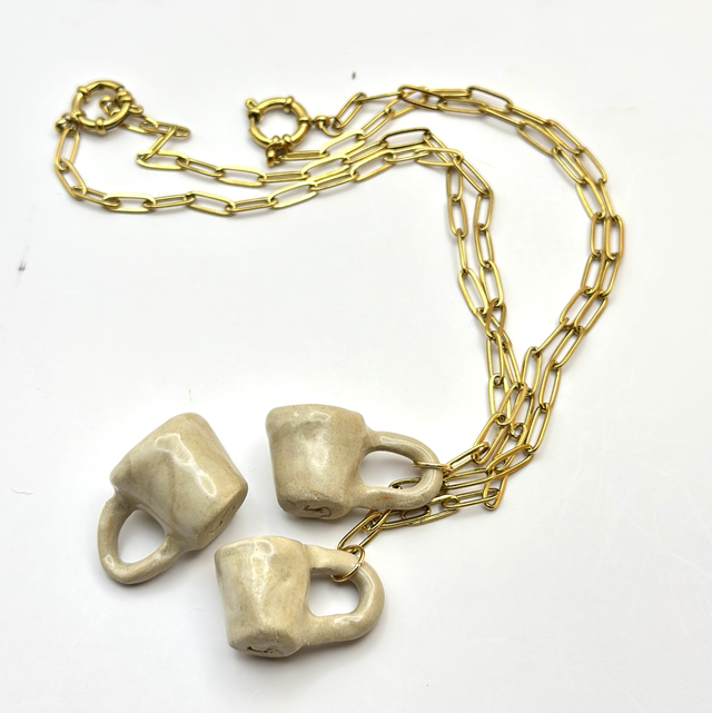 Collier tasse en céramique marbrée beige – Chaîne en acier inoxydable