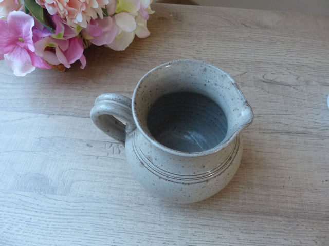 Petit Pichet en Grès Beige Moucheté Romantique Poterie Potier fait Main Décoration Cuisine Cadeau Vintage Bohème