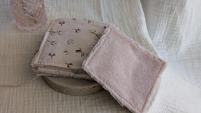 Lingettes démaquillantes lavables - Rose poudré - Collection "Fleur de coton", le lot de 5