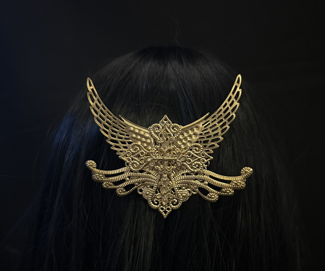 Arch angel gold brooch/clip