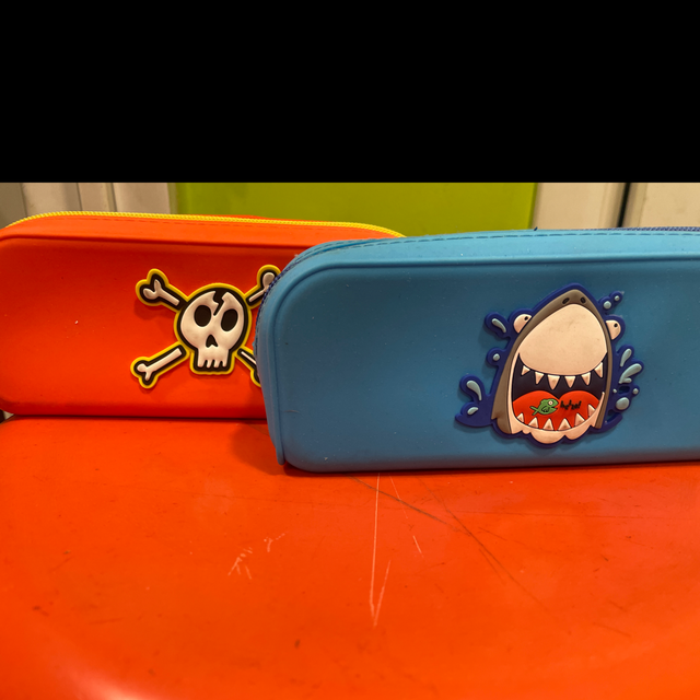 Astuccio in silicone  19x 7 x 5 pool over